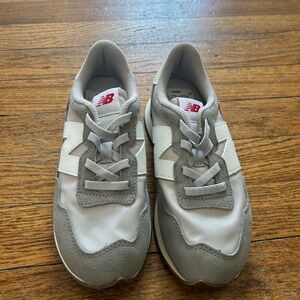 New Balance Gray and White Sneakers kid sz 2